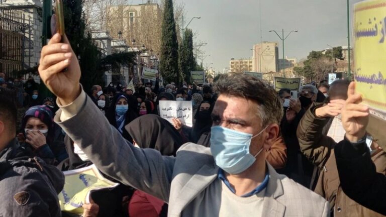 Iranian Teachers Stage Protests In More Than 30 Cities Over Work Conditions, Pay